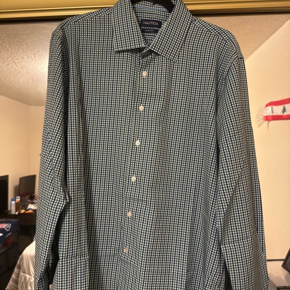 Nautica Men's Green Blue and White Plaid Button Down Shirt